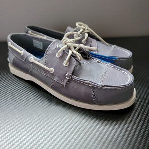NWOT Sperry Boys/Kids Gray/Blue Boat Shoes / Loafers Size 5M Style 61394